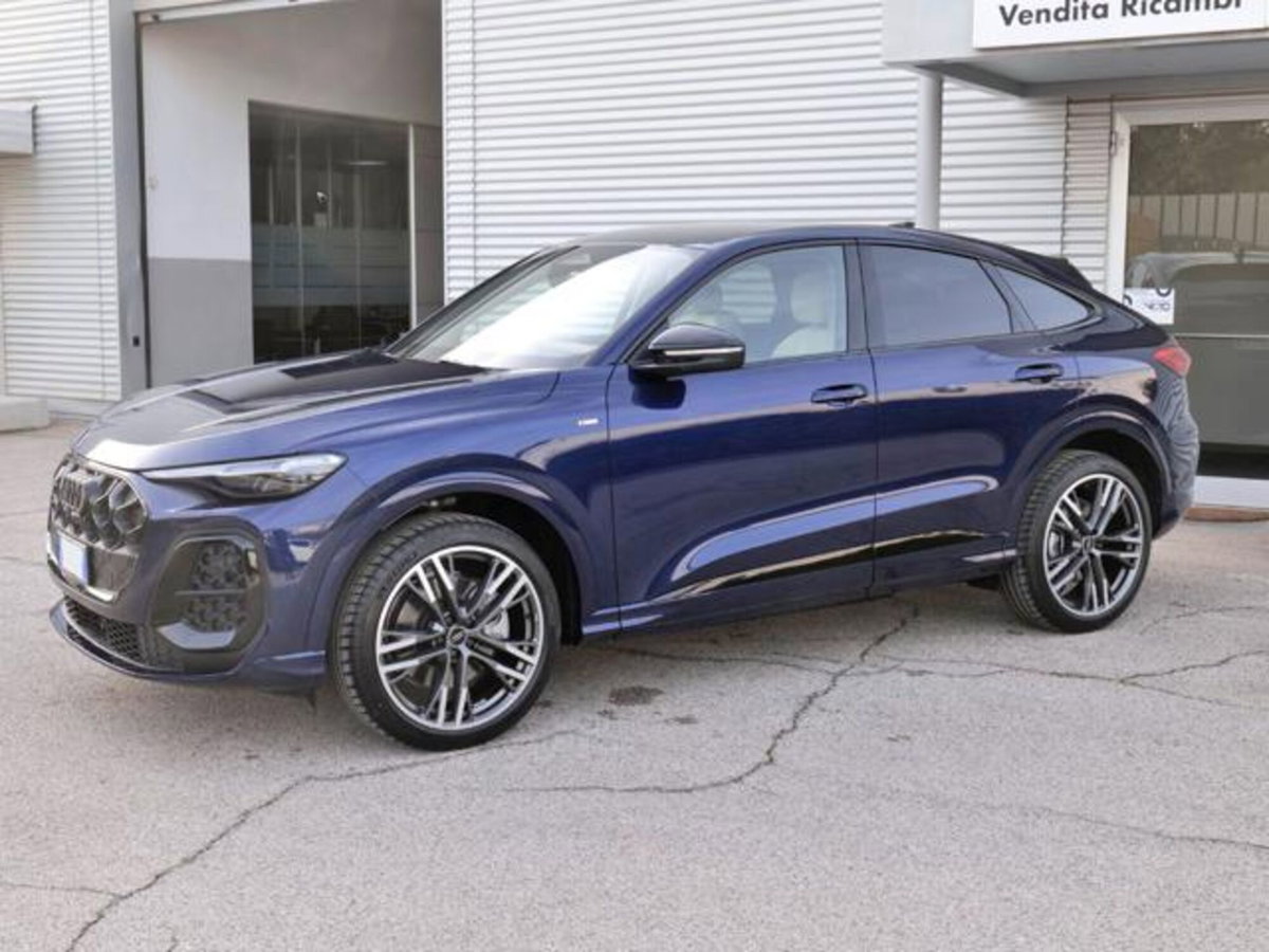 Audi Q5 Sportback 2.0 tdi mhev+ Business Advanced quattro 204cv s-tronic (2)