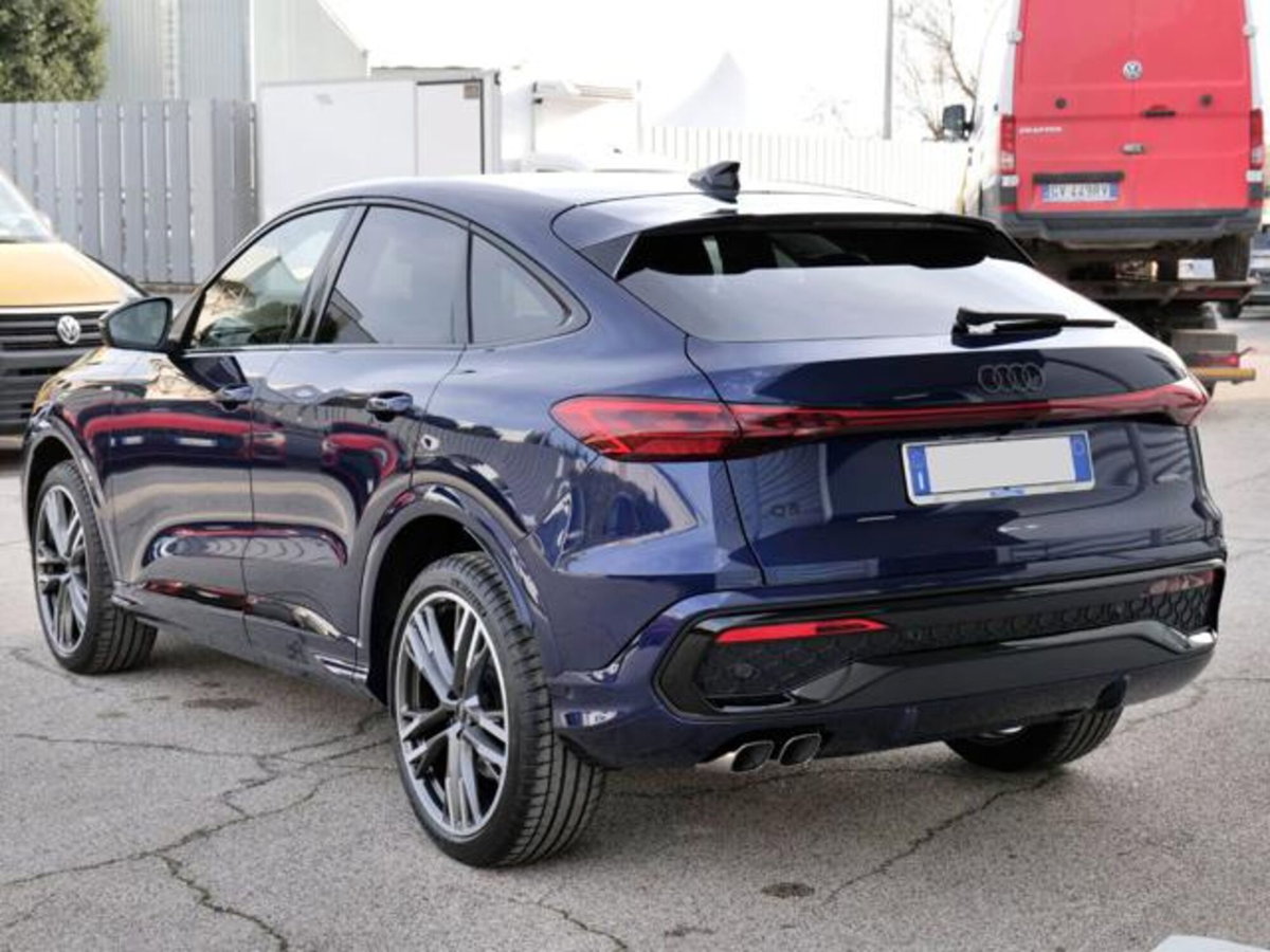 Audi Q5 Sportback 2.0 tdi mhev+ Business Advanced quattro 204cv s-tronic (3)