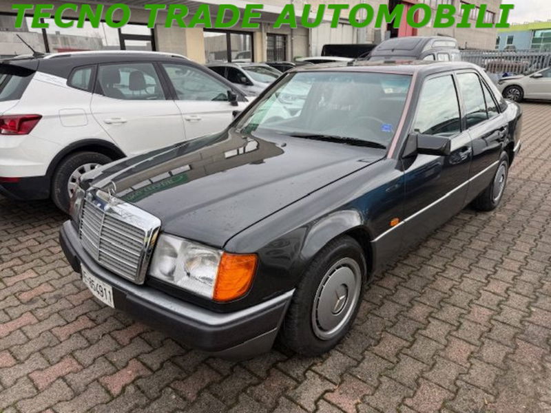 Mercedes-Benz 200 200 E