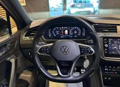 Volkswagen Tiguan 2.0 TDI 150 CV SCR DSG 4MOTION R-Line (10)