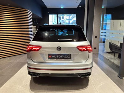 Volkswagen Tiguan 2.0 TDI 150 CV SCR DSG 4MOTION R-Line (15)