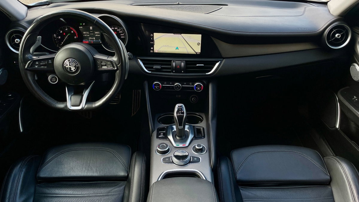 Alfa Romeo Giulia 2.2 Turbodiesel 210 CV AT8 AWD Q4 Veloce (10)