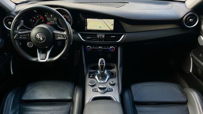 Alfa Romeo Giulia 2.2 Turbodiesel 210 CV AT8 AWD Q4 Veloce (10)