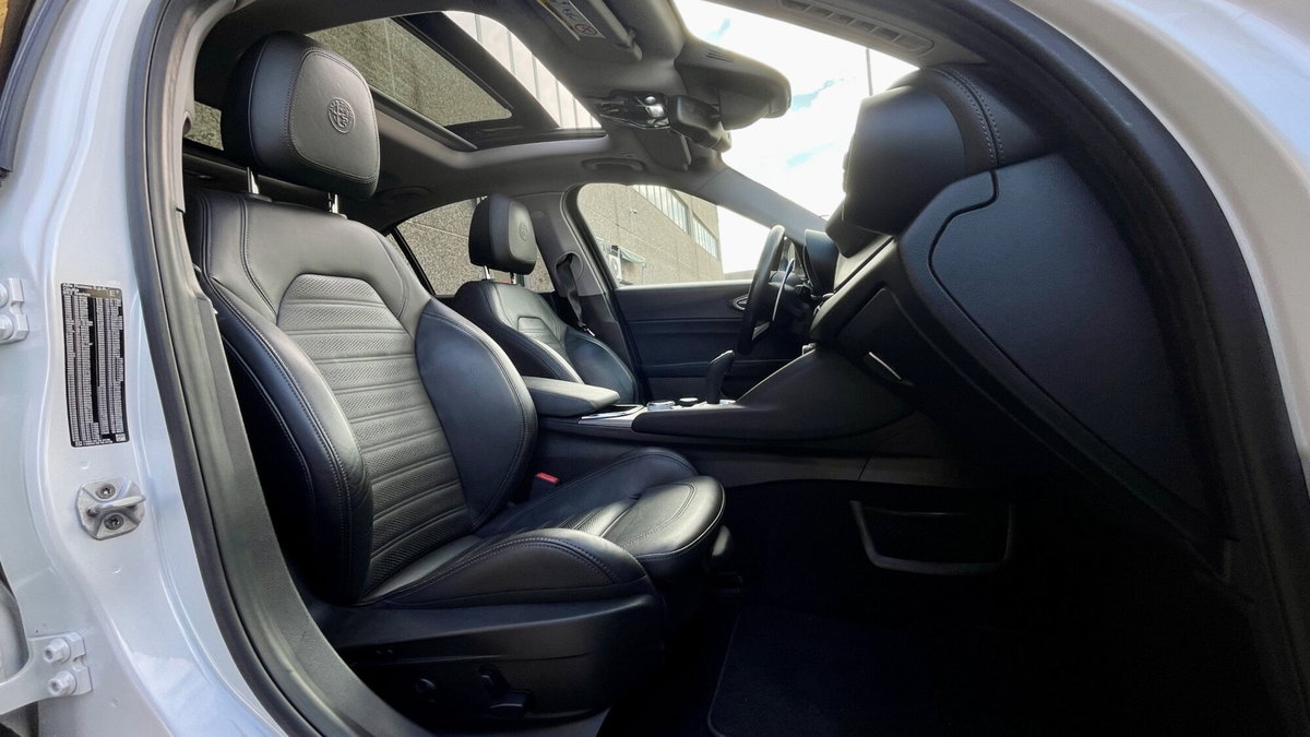 Alfa Romeo Giulia 2.2 Turbodiesel 210 CV AT8 AWD Q4 Veloce (15)