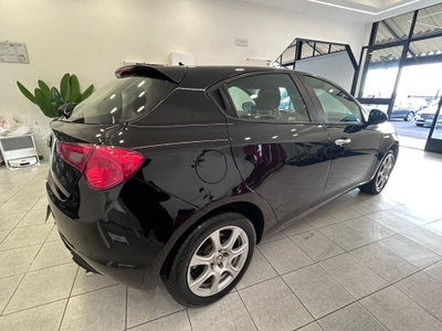 Alfa Romeo Giulietta 2.0 JTDm-2 Distinctive 140cv (5)