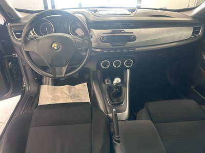 Alfa Romeo Giulietta 2.0 JTDm-2 Distinctive 140cv (8)