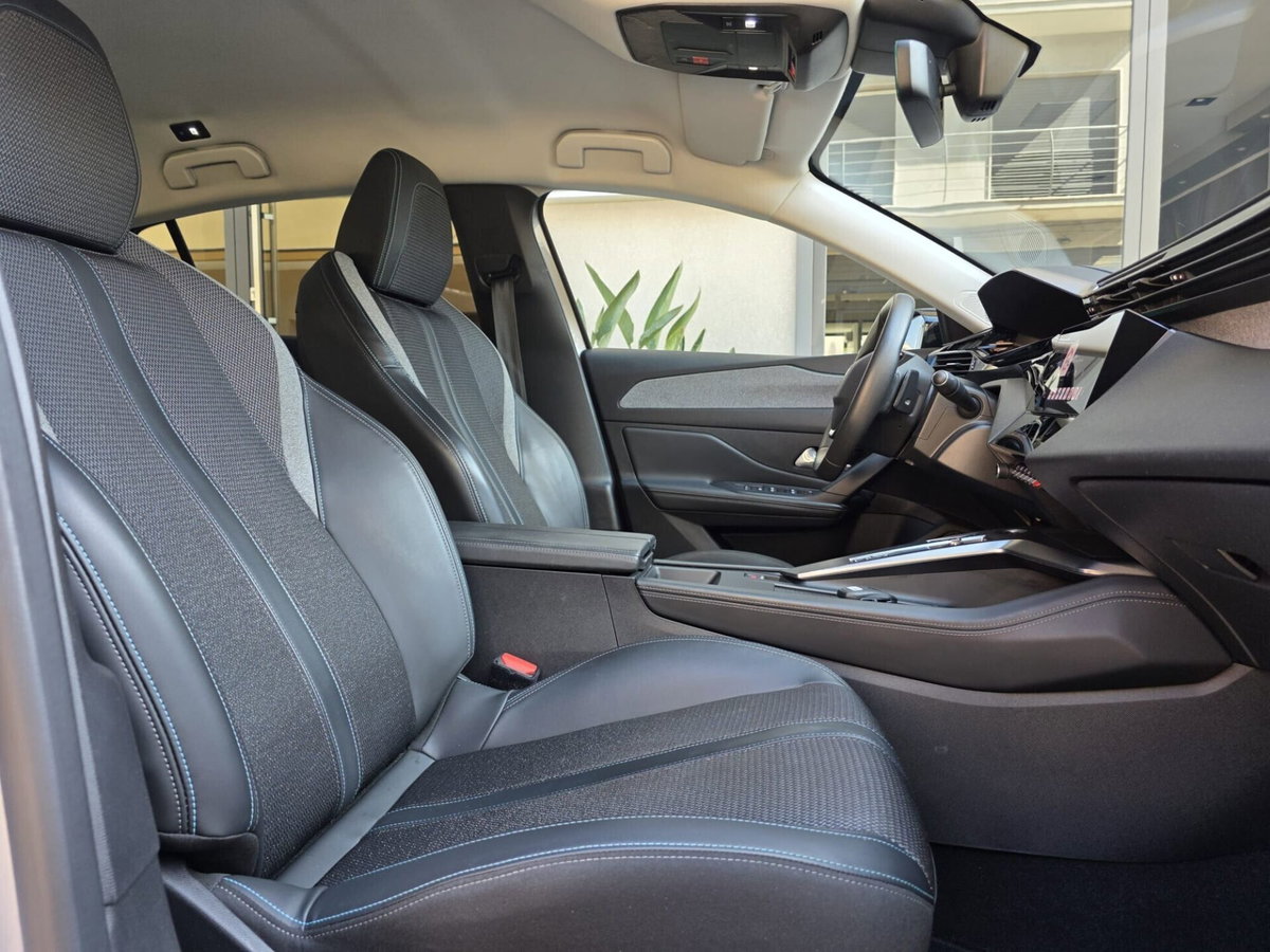 Peugeot 308 BlueHDi 130 S&S EAT8 Allure Pack (11)