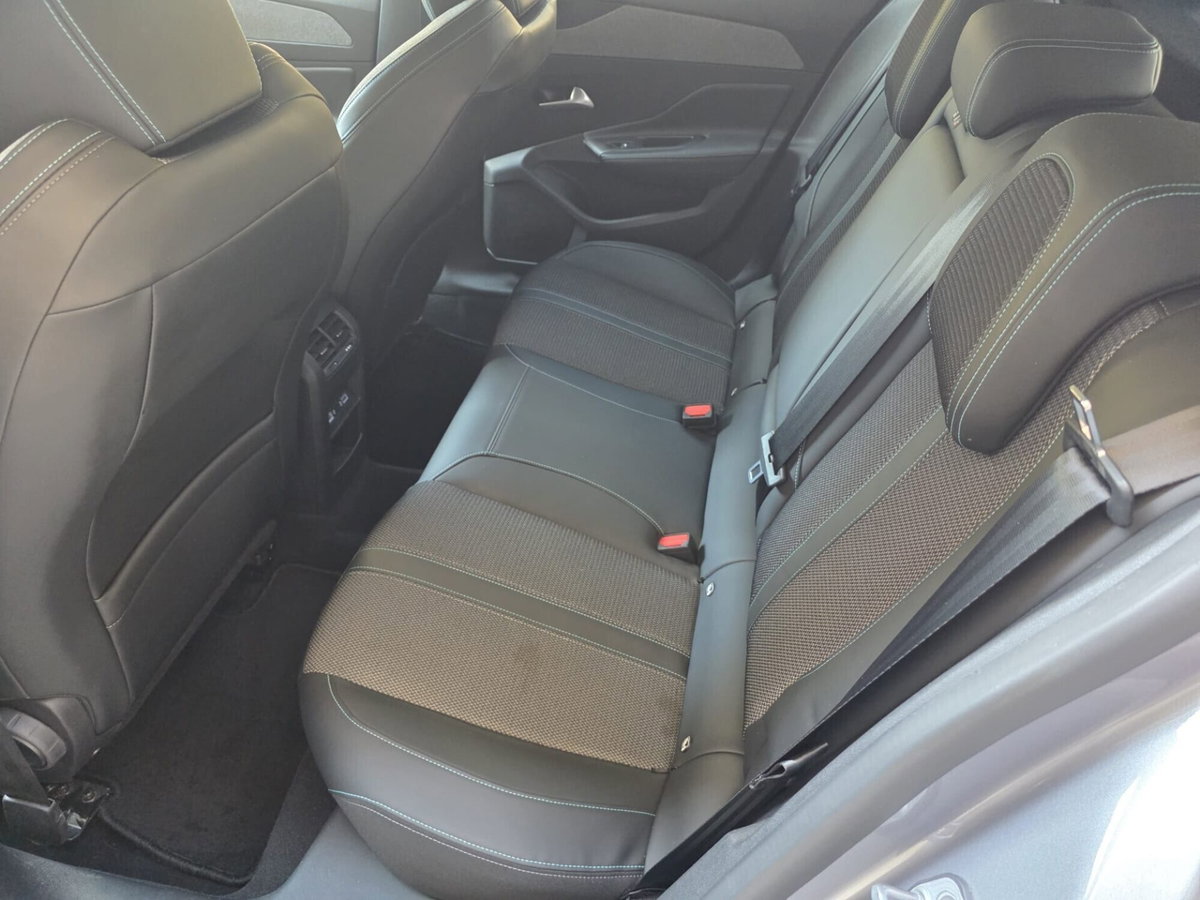 Peugeot 308 BlueHDi 130 S&S EAT8 Allure Pack (12)