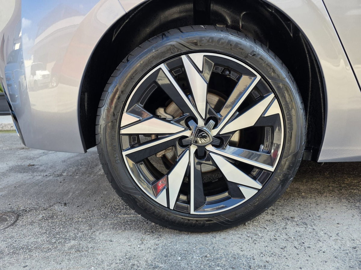 Peugeot 308 BlueHDi 130 S&S EAT8 Allure Pack (9)