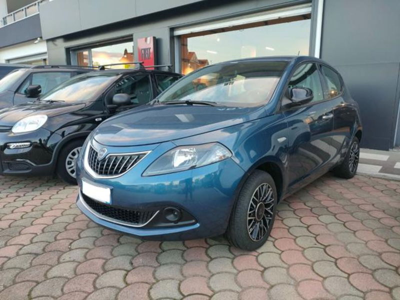 Lancia Ypsilon 1.0 FireFly 5 porte S&S Hybrid Ecochic Silver