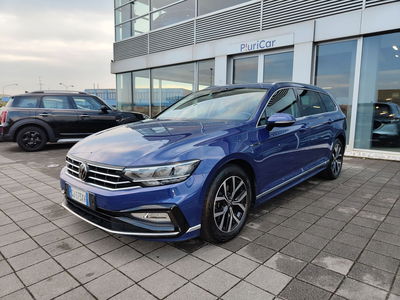 Volkswagen Passat 2.0 tdi scr R-Line 150cv dsg usata