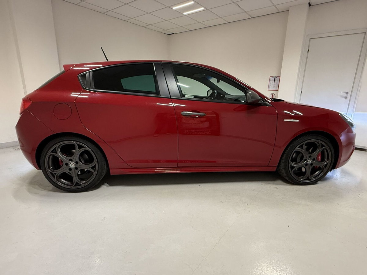 Alfa Romeo Giulietta 1750 turbo Veloce 240cv tct my17 (16)