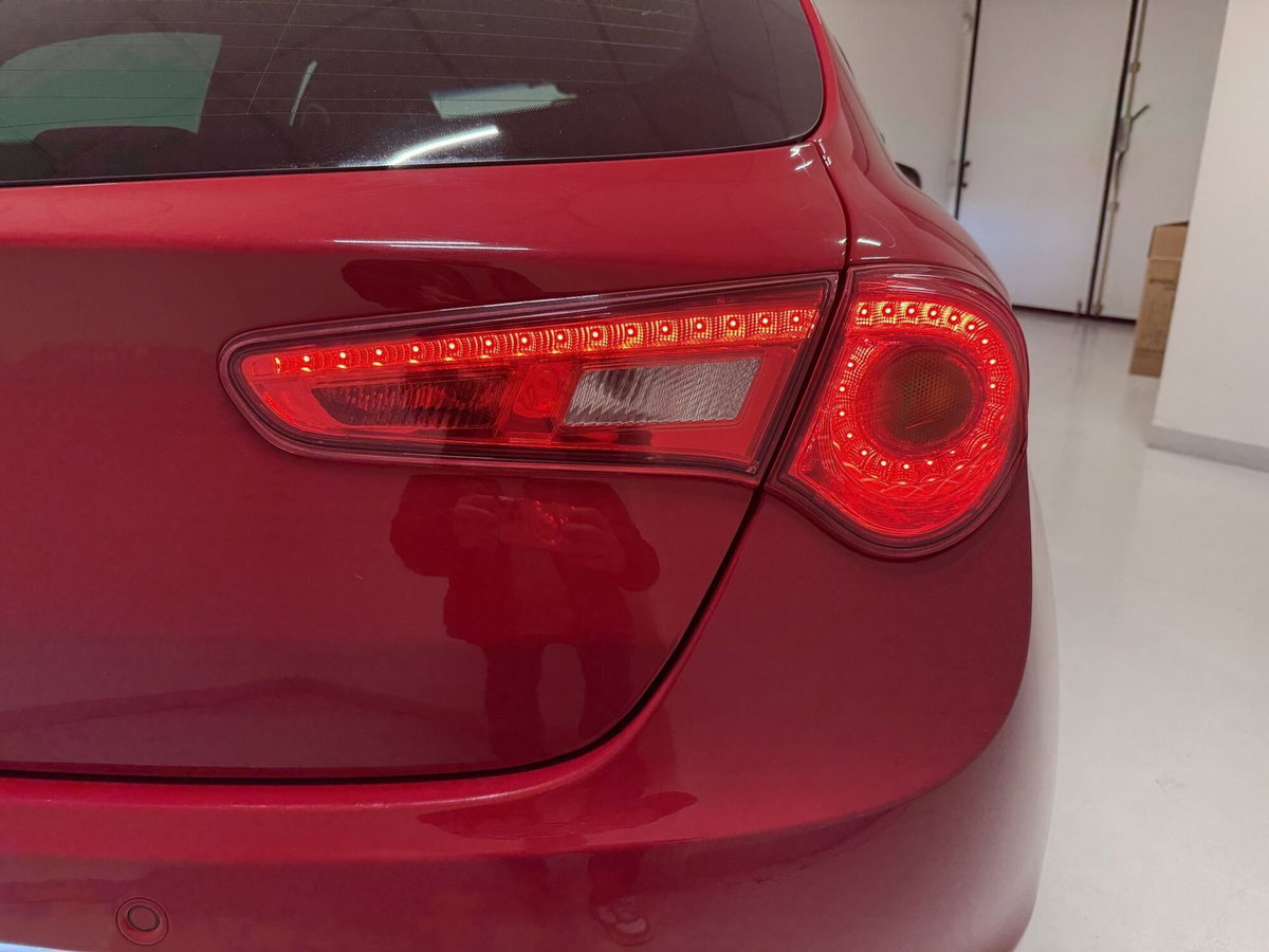 Alfa Romeo Giulietta 1750 turbo Veloce 240cv tct my17 (19)