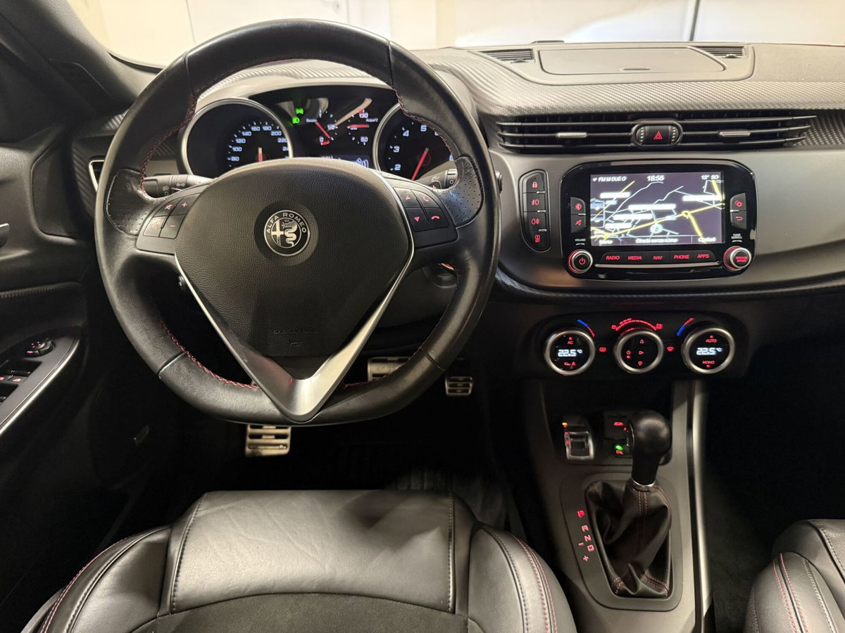 Alfa Romeo Giulietta 1750 turbo Veloce 240cv tct my17 (4)