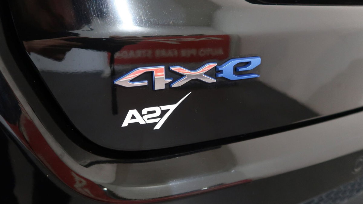 Jeep Compass 1.3 T4 190CV PHEV AT6 4xe Limited (18)