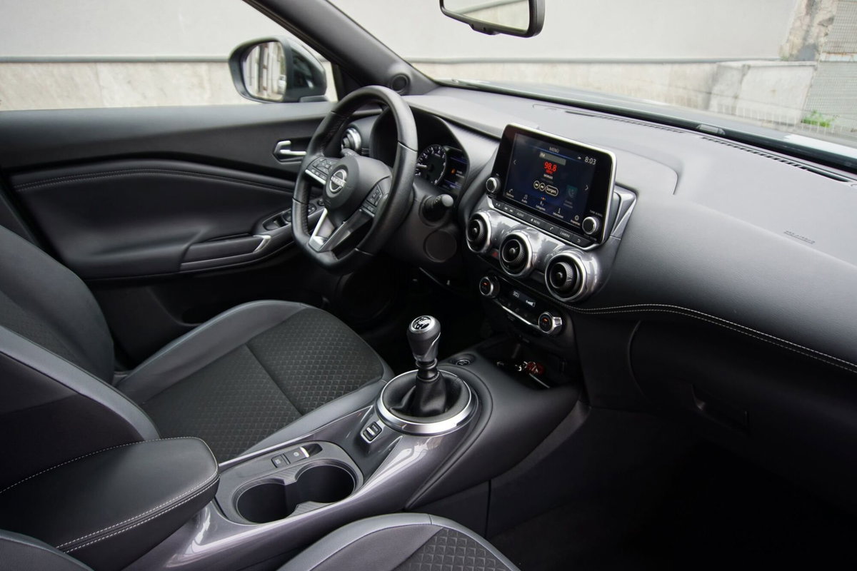 Nissan Juke 1.0 dig-t Acenta 114cv (10)