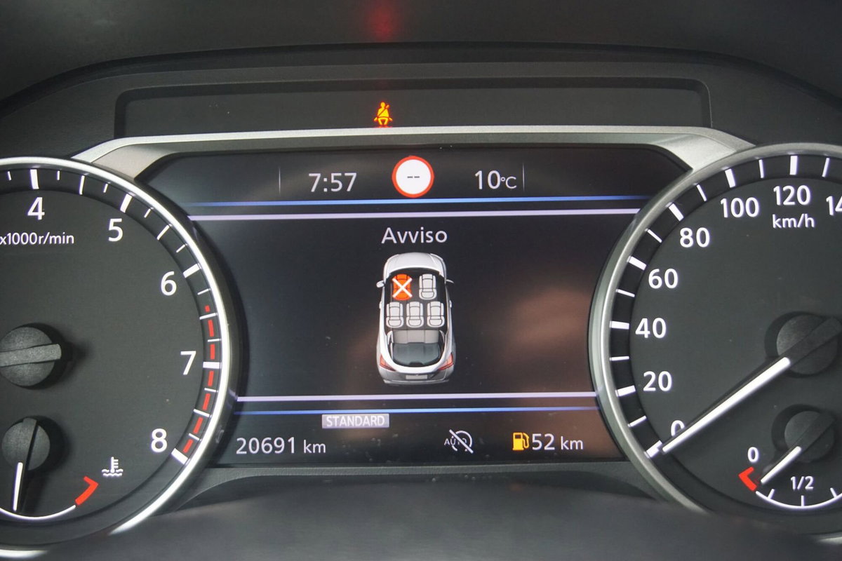 Nissan Juke 1.0 dig-t Acenta 114cv (13)