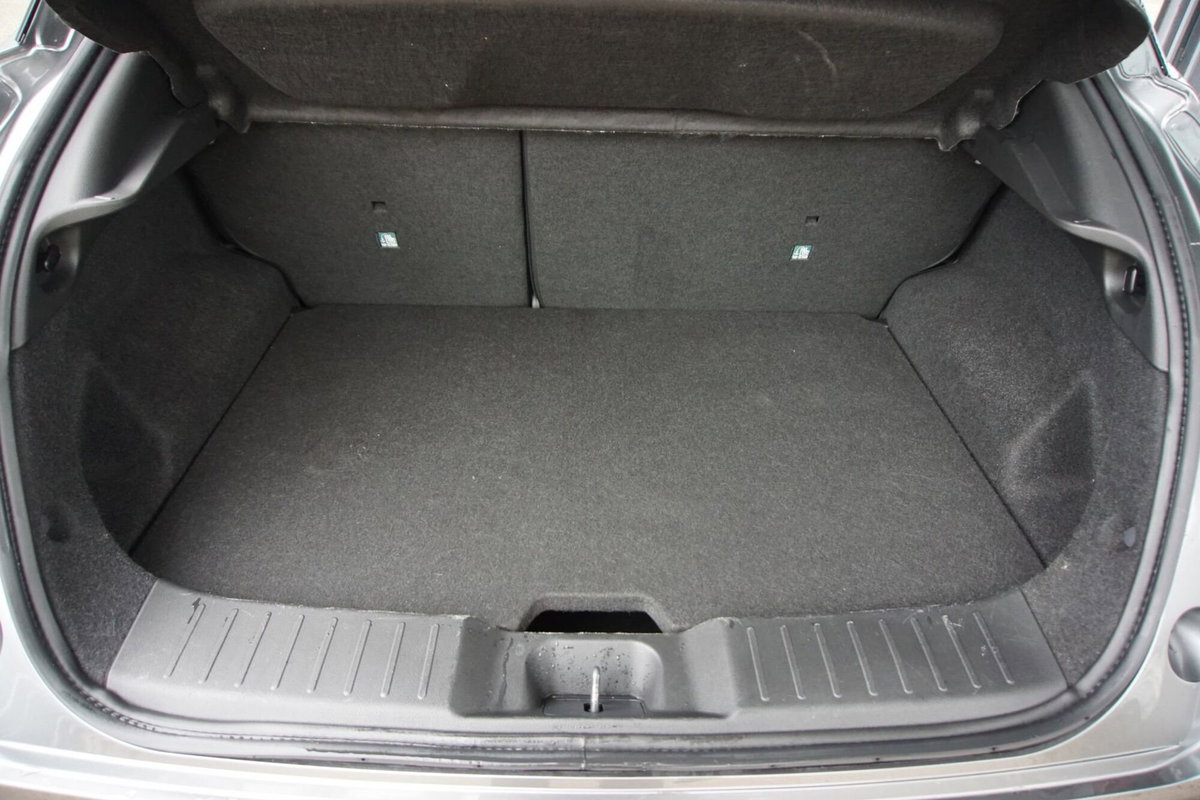 Nissan Juke 1.0 dig-t Acenta 114cv (17)