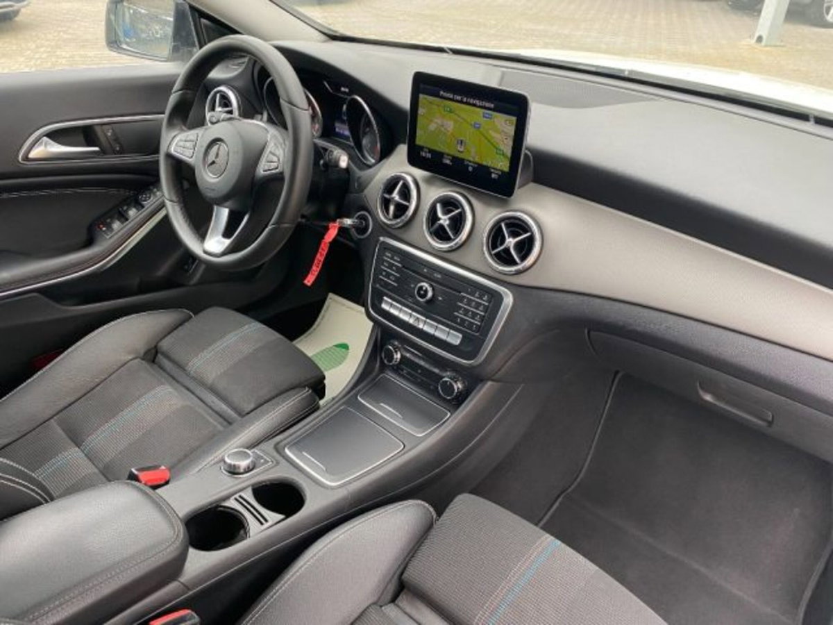 Mercedes-Benz CLA 200 d 4Matic Automatic Sport (9)