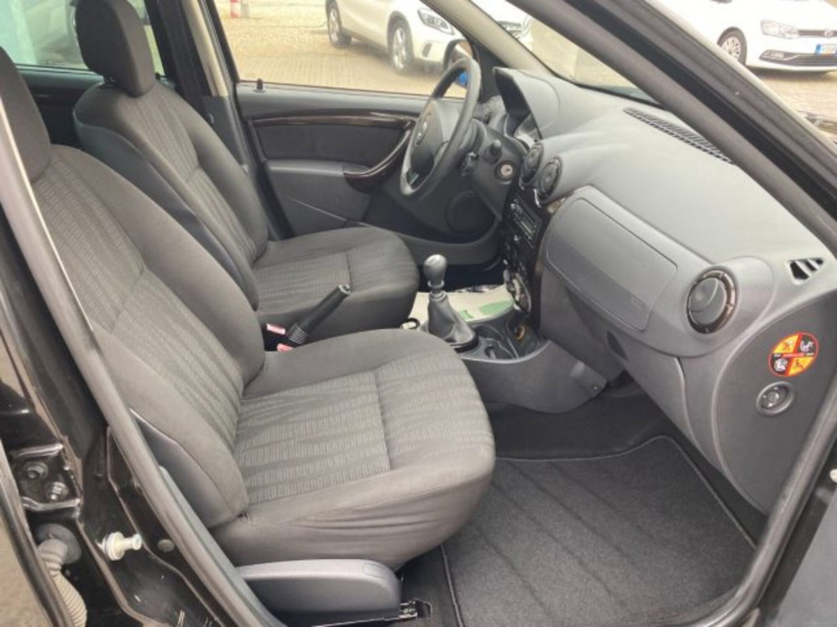 Dacia Duster 1.6 110CV 4x2 (8)