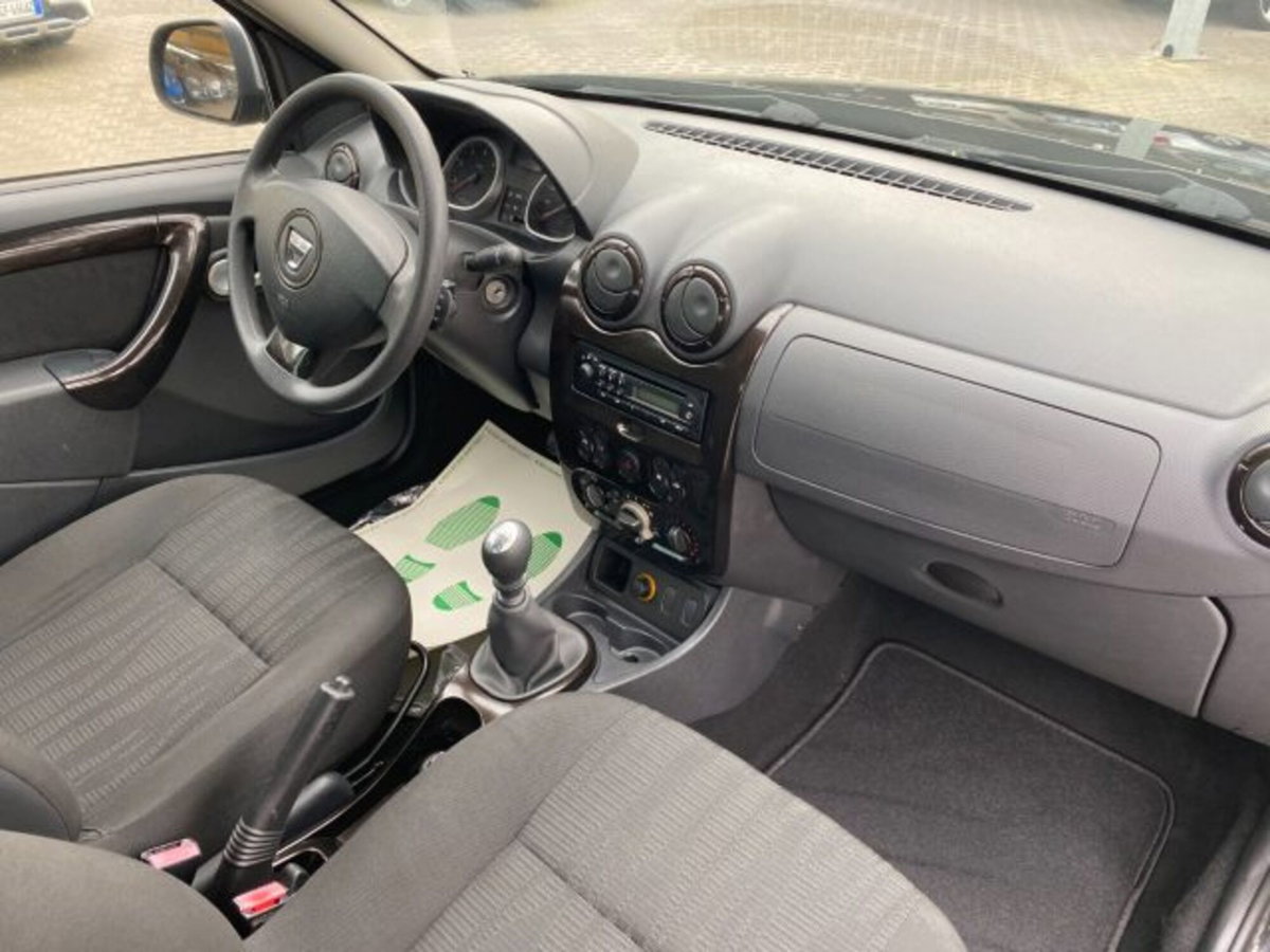 Dacia Duster 1.6 110CV 4x2 (9)