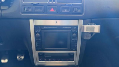 Volkswagen Golf 3.2 V6 cat 3 porte R32 (11)