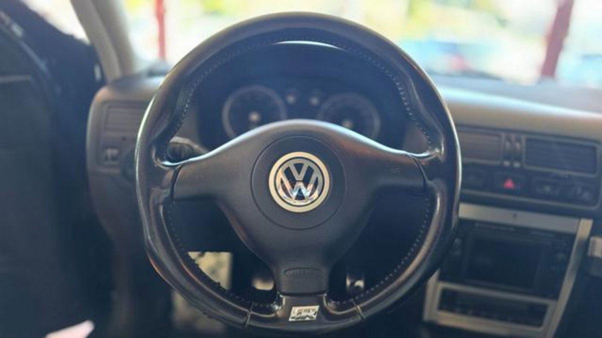 Volkswagen Golf 3.2 V6 cat 3 porte R32 (13)