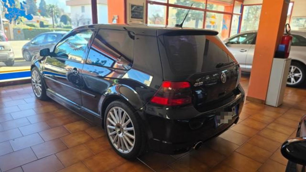 Volkswagen Golf 3.2 V6 cat 3 porte R32 (5)