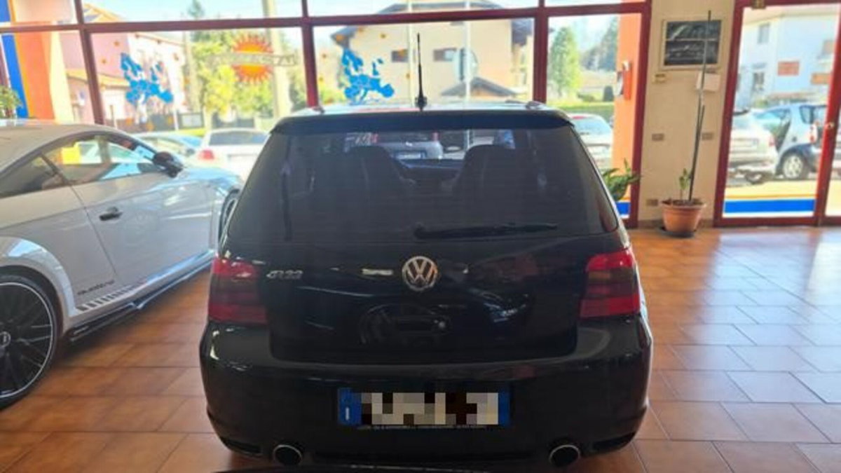 Volkswagen Golf 3.2 V6 cat 3 porte R32 (6)