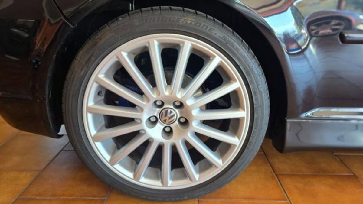 Volkswagen Golf 3.2 V6 cat 3 porte R32 (8)