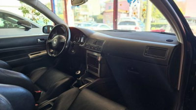 Volkswagen Golf 3.2 V6 cat 3 porte R32 (9)