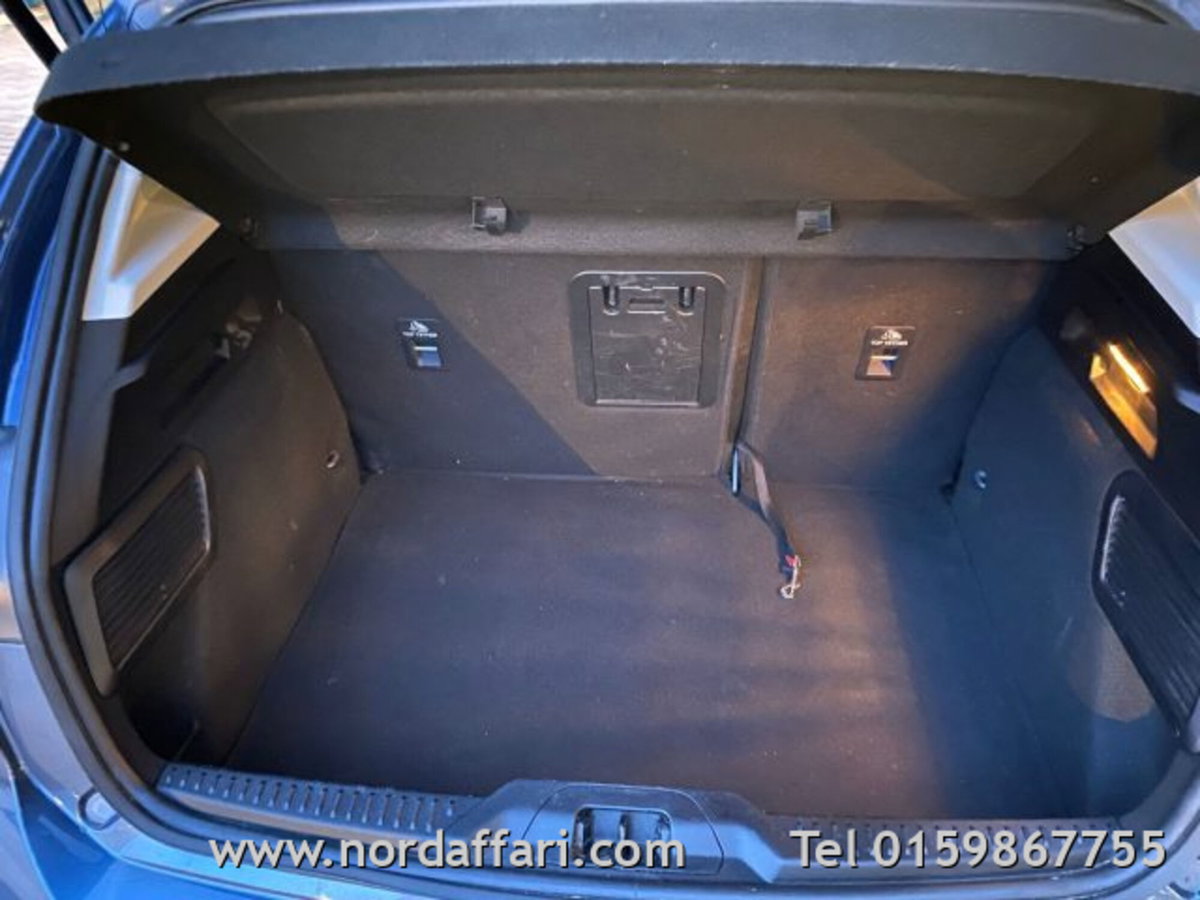 Ford Focus 1.0 EcoBoost Hybrid 125 CV Powershift 5p. Active X (16)