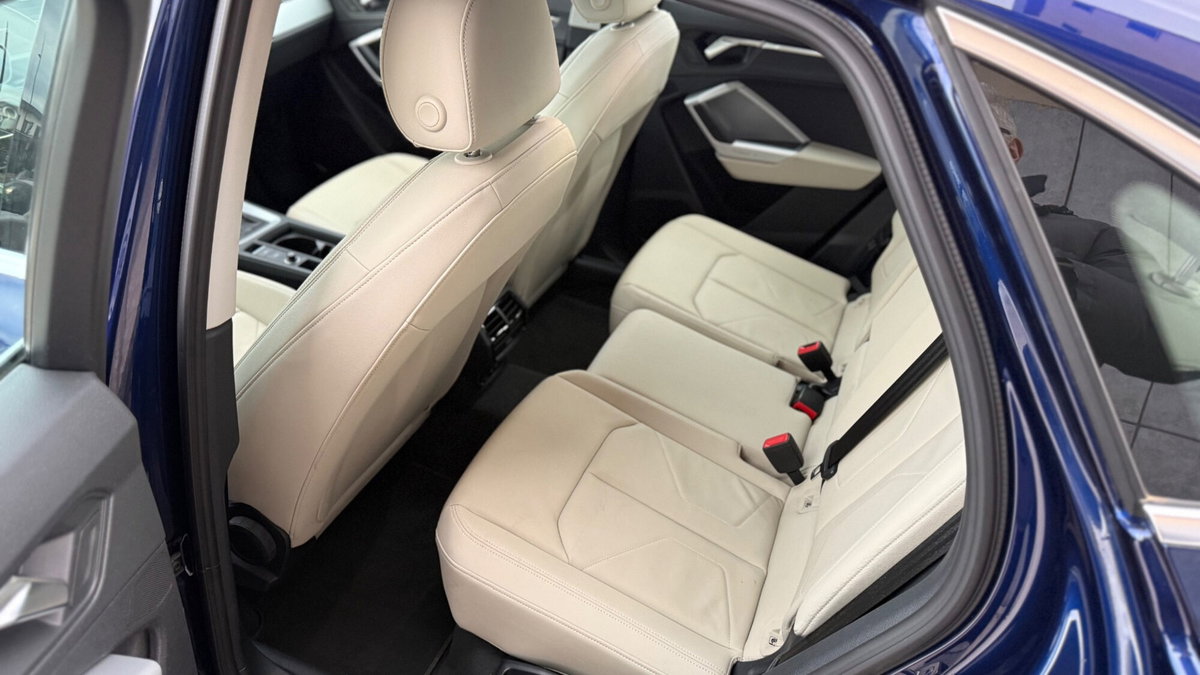 Audi Q3 35 TDI quattro S tronic Business Advanced (16)