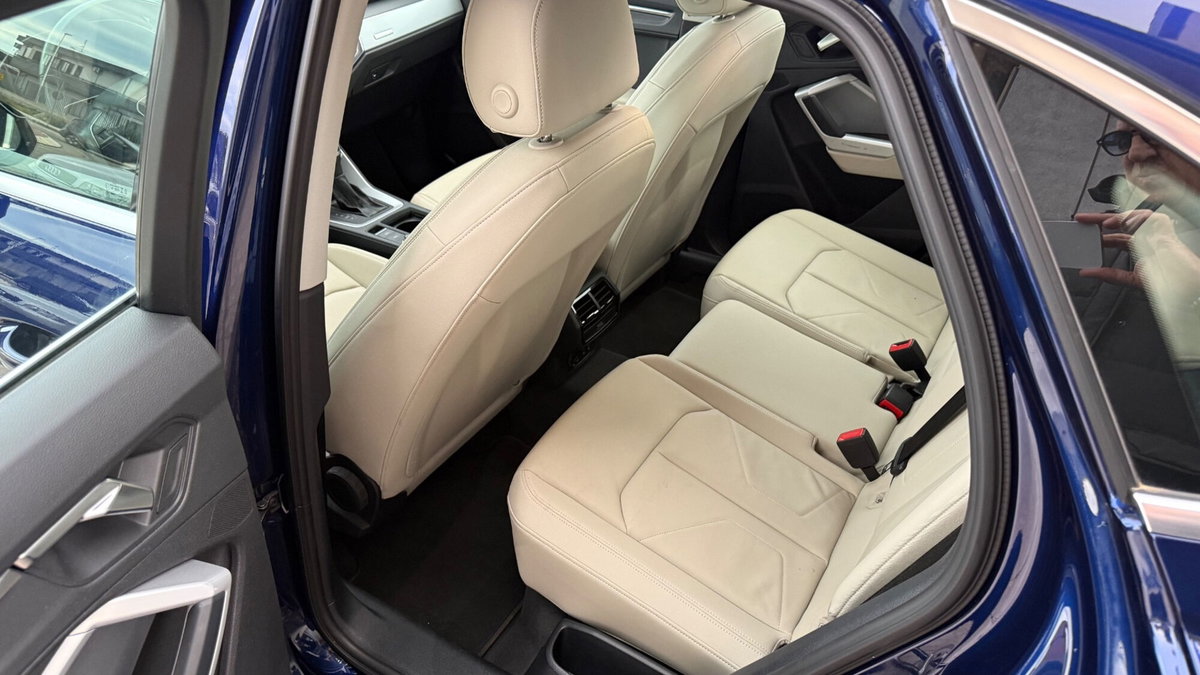 Audi Q3 35 TDI quattro S tronic Business Advanced (9)
