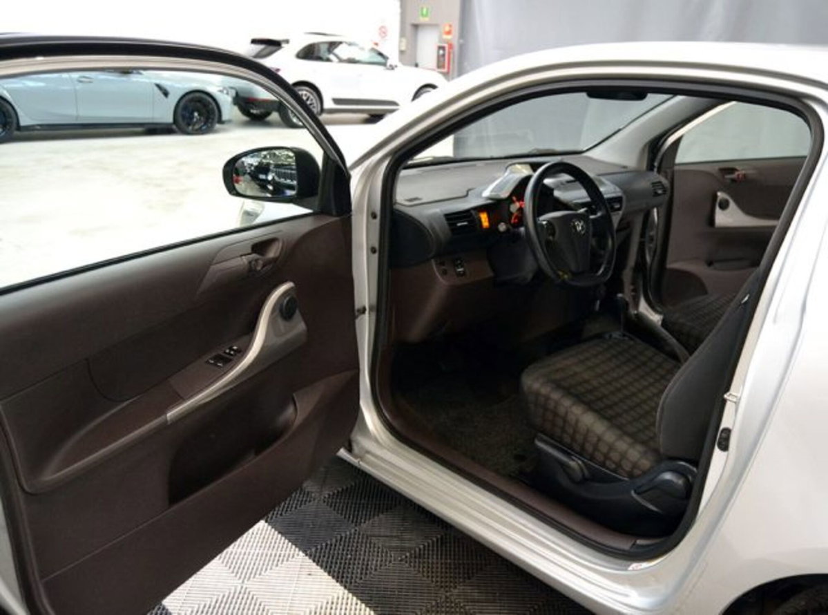 Toyota iQ 1.0 (2)