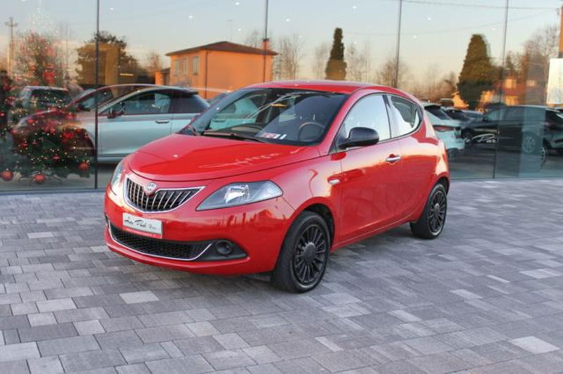 Lancia Ypsilon 1.0 FireFly 5 porte S&S Hybrid Ecochic Silver