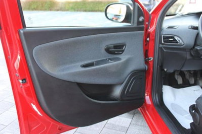 Lancia Ypsilon 1.0 FireFly 5 porte S&S Hybrid Ecochic Silver (11)