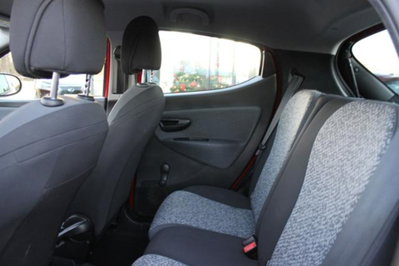 Lancia Ypsilon 1.0 FireFly 5 porte S&S Hybrid Ecochic Silver (7)