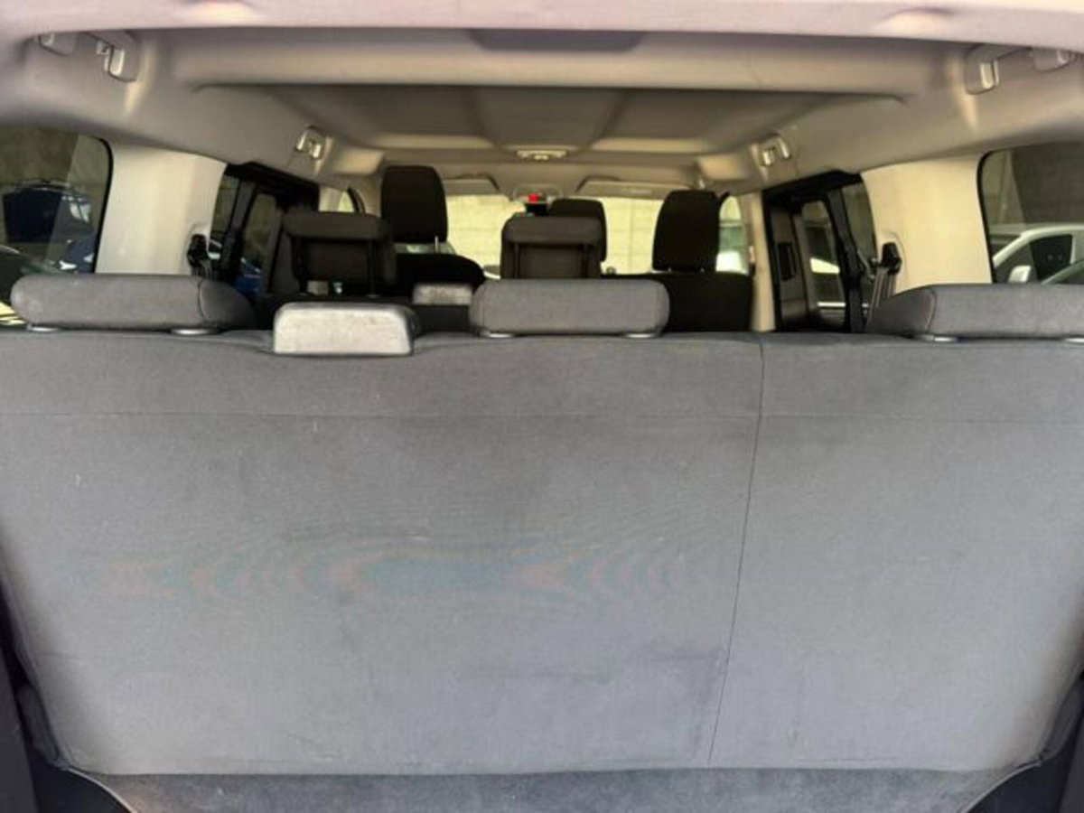 Peugeot Traveller BlueHDi 100 Compact Business (12)