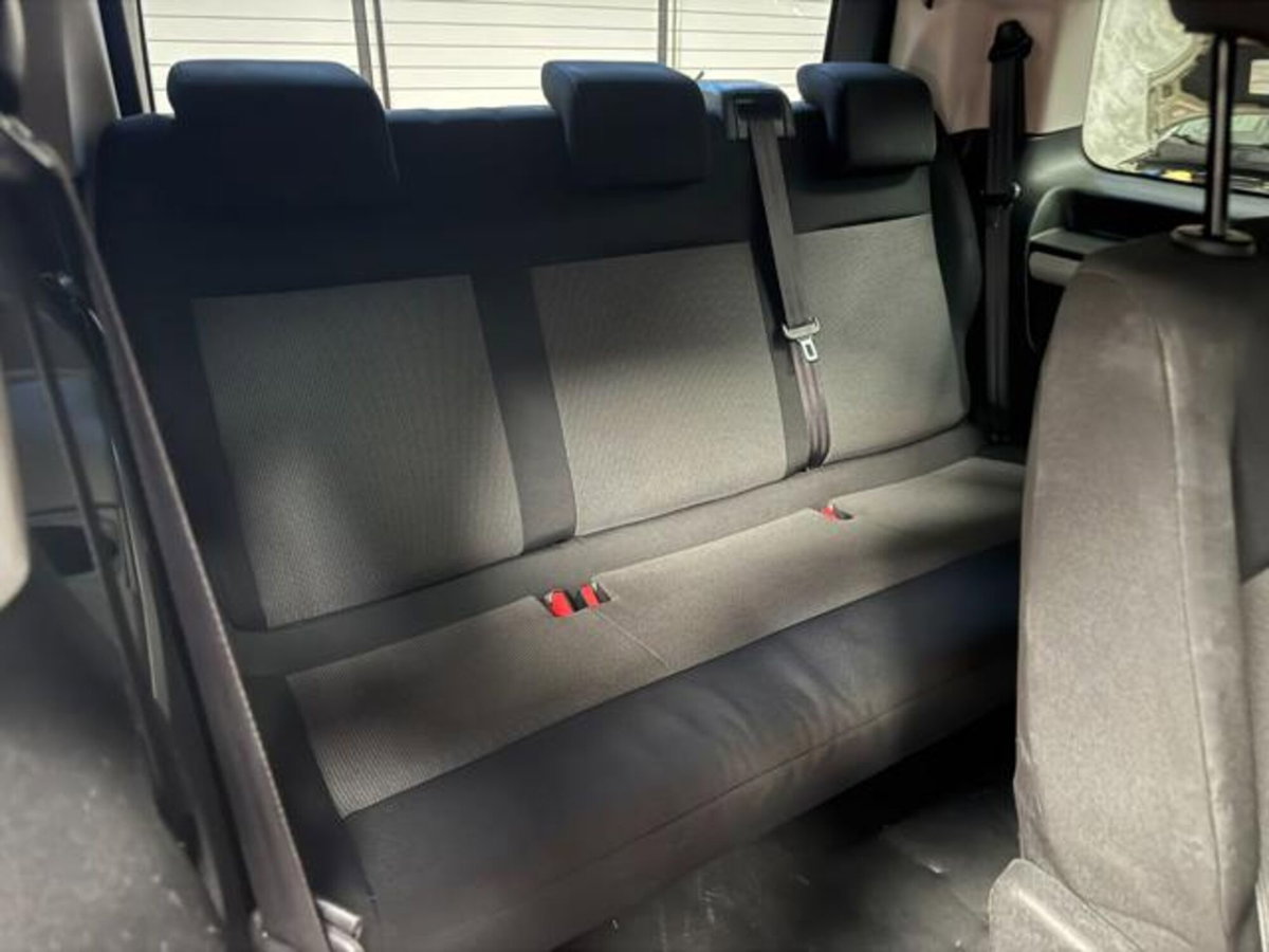 Peugeot Traveller BlueHDi 100 Compact Business (13)