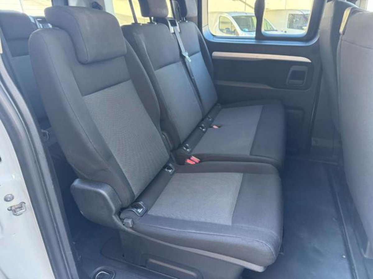 Peugeot Traveller BlueHDi 100 Compact Business (9)