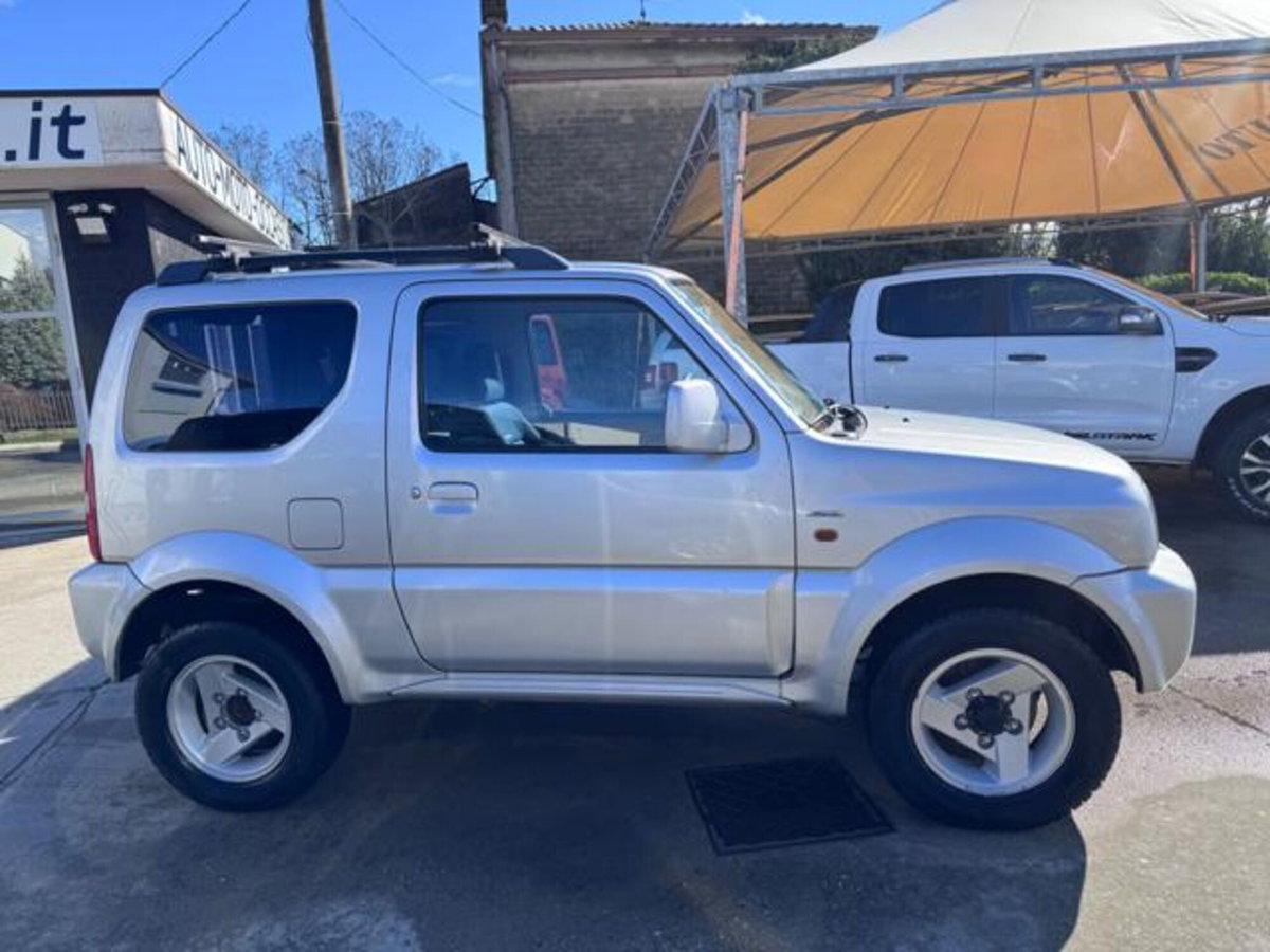 Suzuki Jimny 1.3i 16V cat 4WD JLX (2)