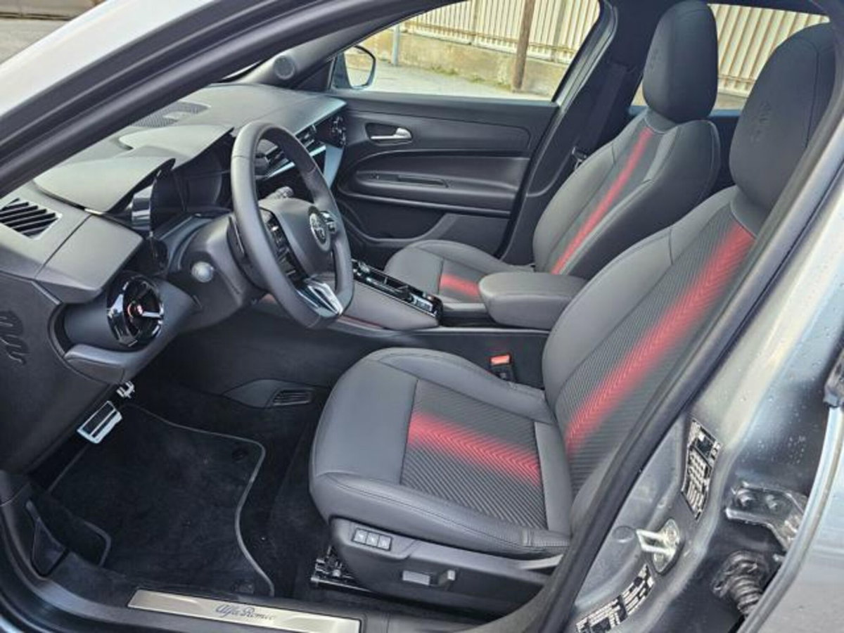 Alfa Romeo Junior elettrica Speciale 156cv (15)