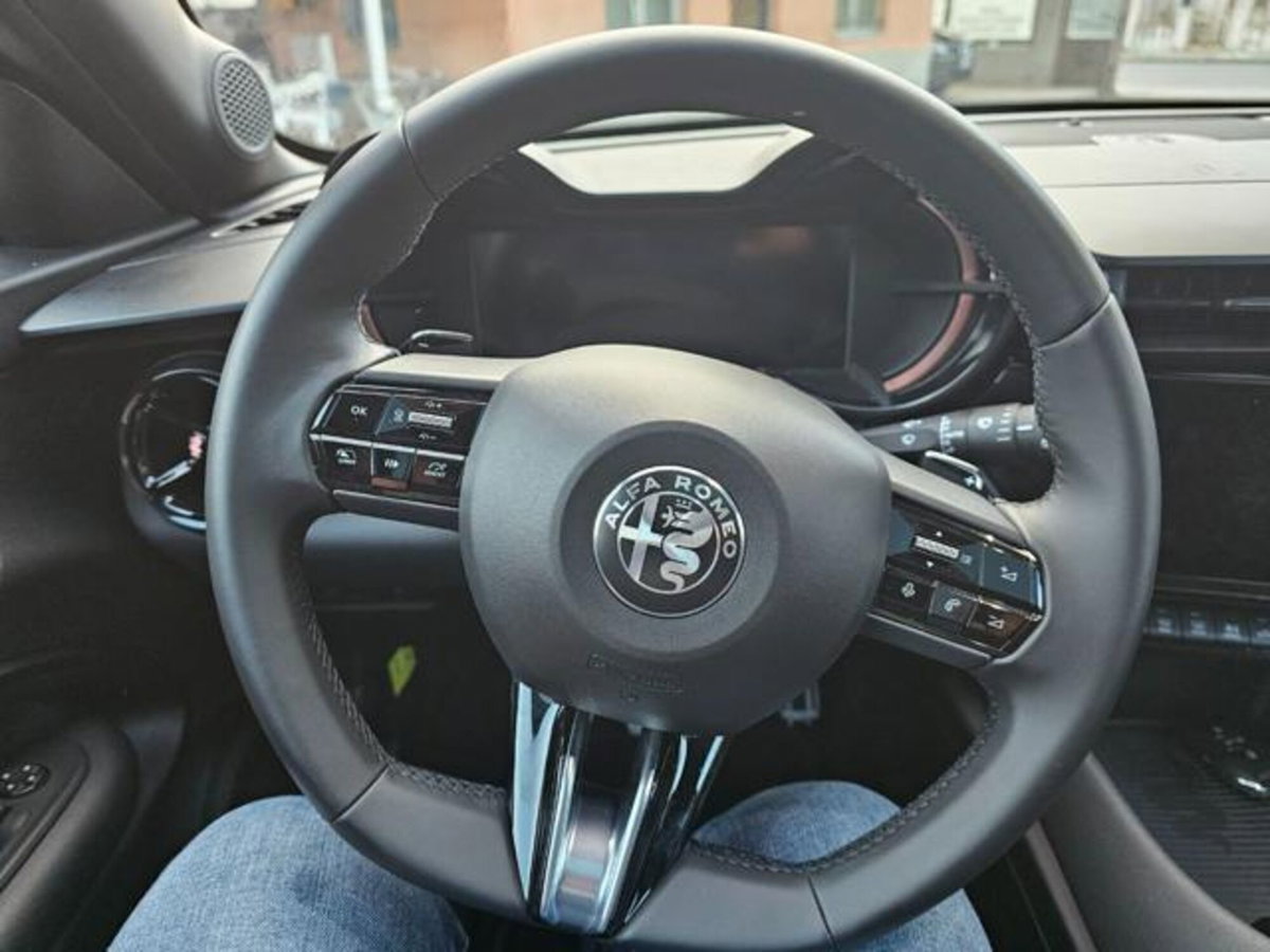 Alfa Romeo Junior elettrica Speciale 156cv (16)
