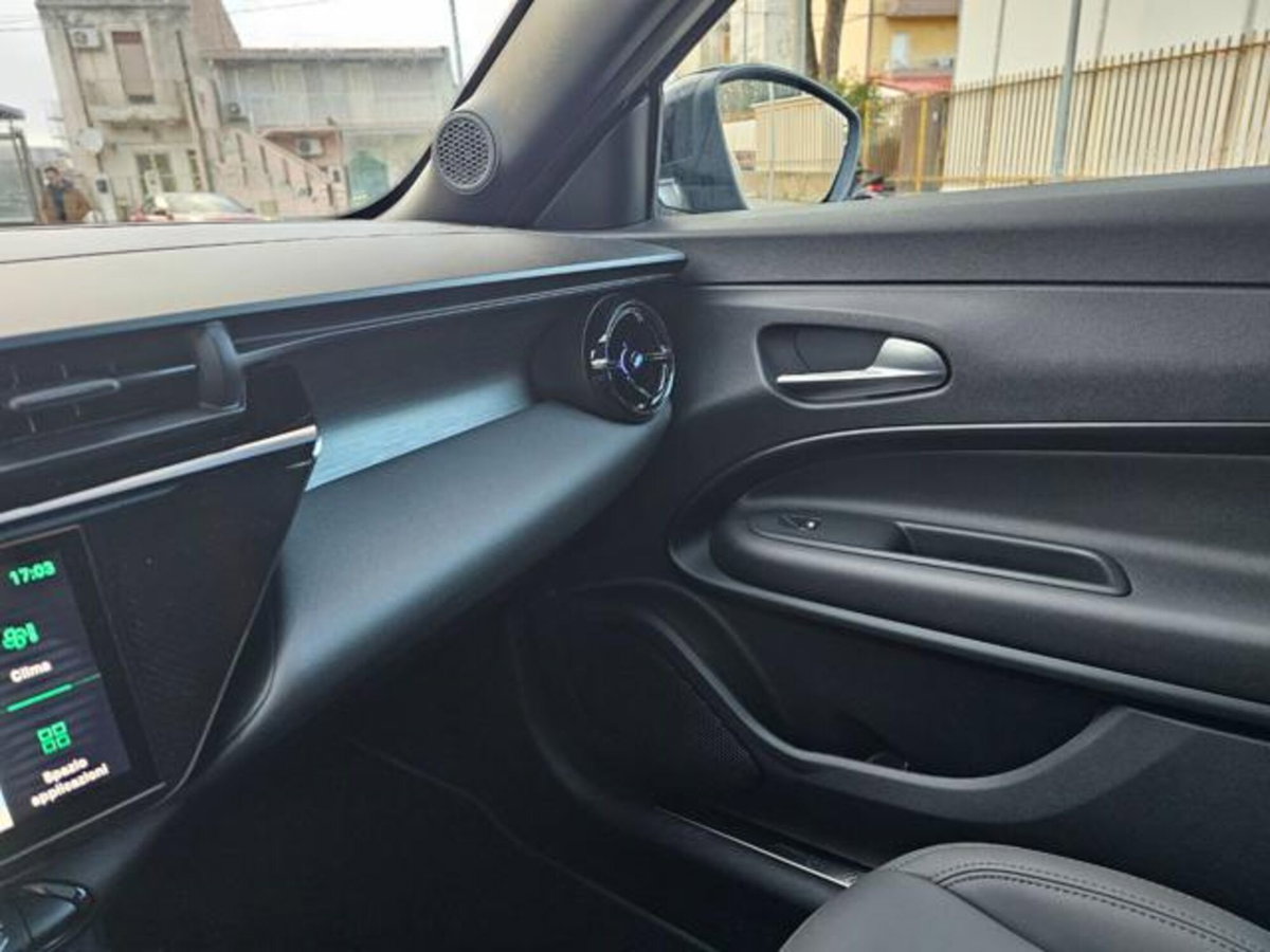 Alfa Romeo Junior elettrica Speciale 156cv (20)