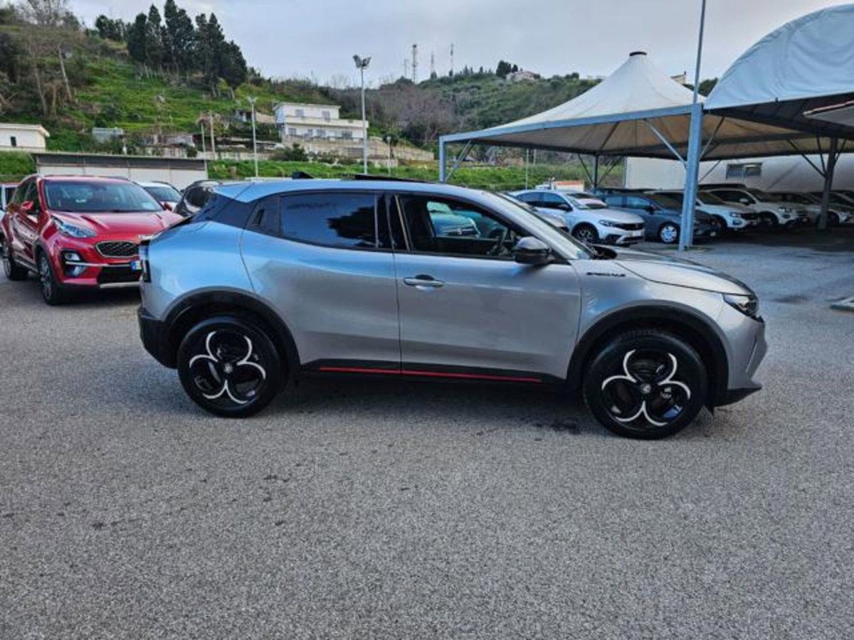 Alfa Romeo Junior elettrica Speciale 156cv (4)