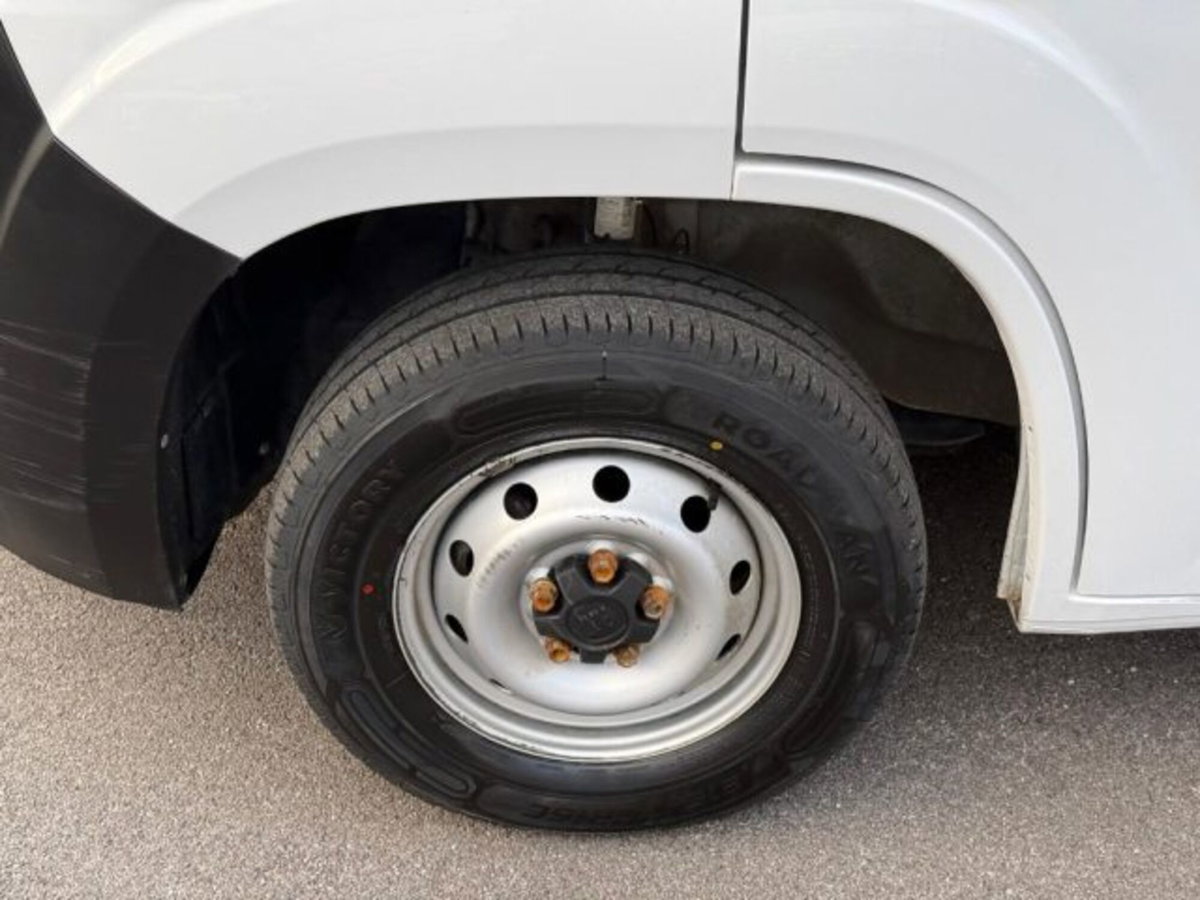 Fiat Ducato Furgone Vetrato 33 MH2 2.2 mjt3 140cv  serie 9 (17)