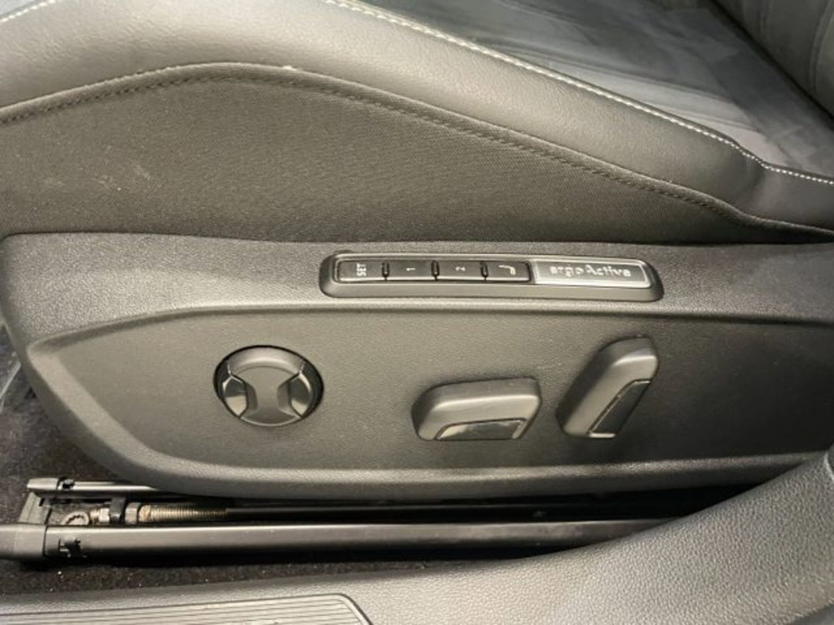 Volkswagen Golf Variant 2.0 tdi Style 150cv dsg (9)