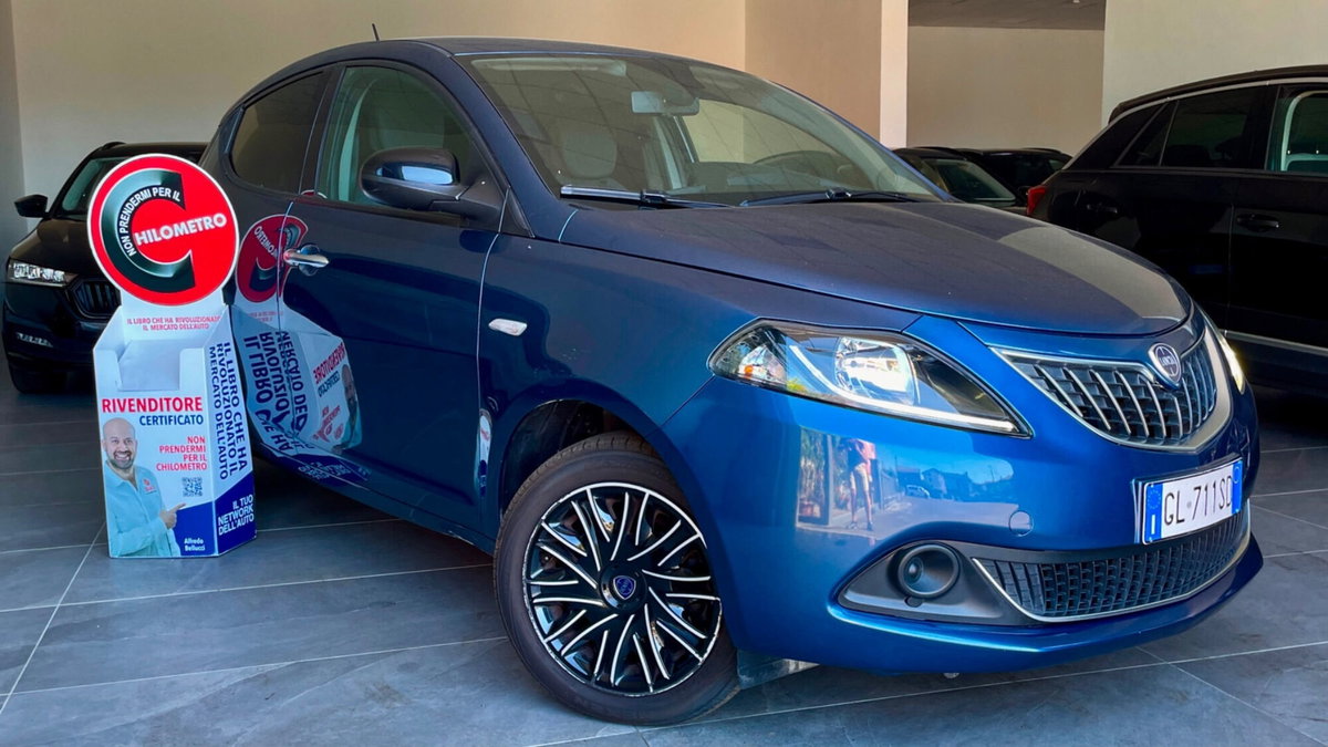 Lancia Ypsilon 1.0 FireFly 5 porte S&S Hybrid Gold Plus