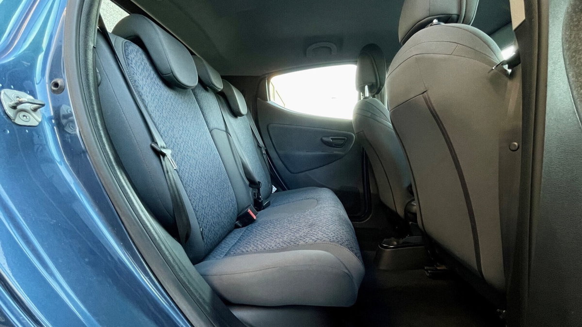 Lancia Ypsilon 1.0 FireFly 5 porte S&S Hybrid Gold Plus (11)